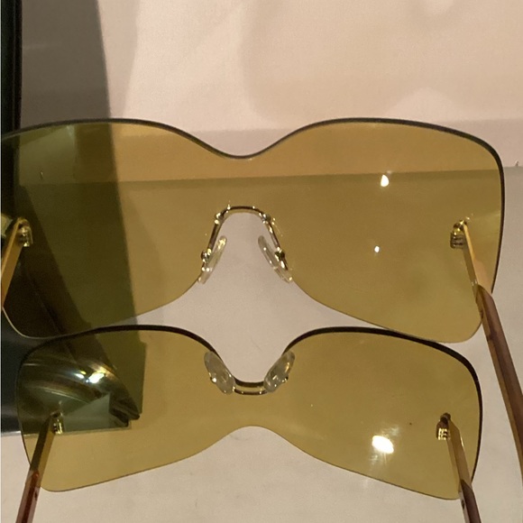 Vintage FENDI sunglasses - Picture 2 of 5